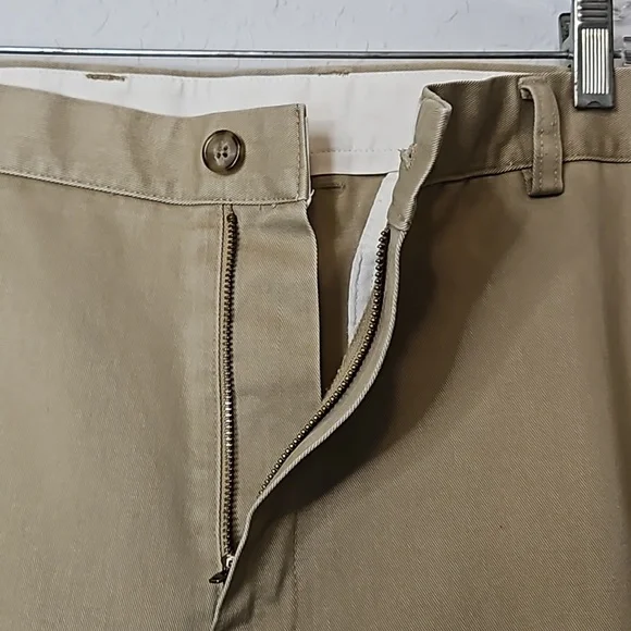 LL Bean Classic Fit Chinos size 42x32 - Picture 5 of 9